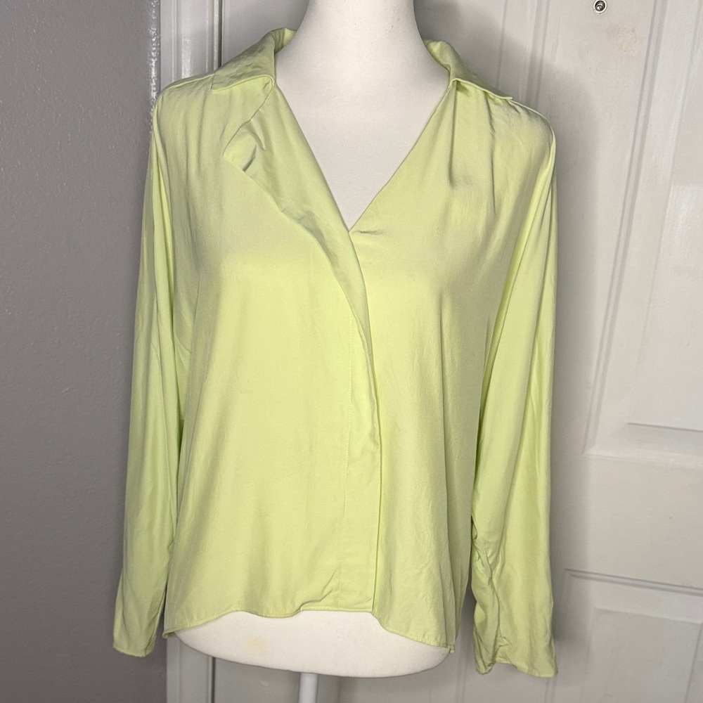 Banana Republic | NWoT sz small | 100% silk frosted celery collared smock blouse